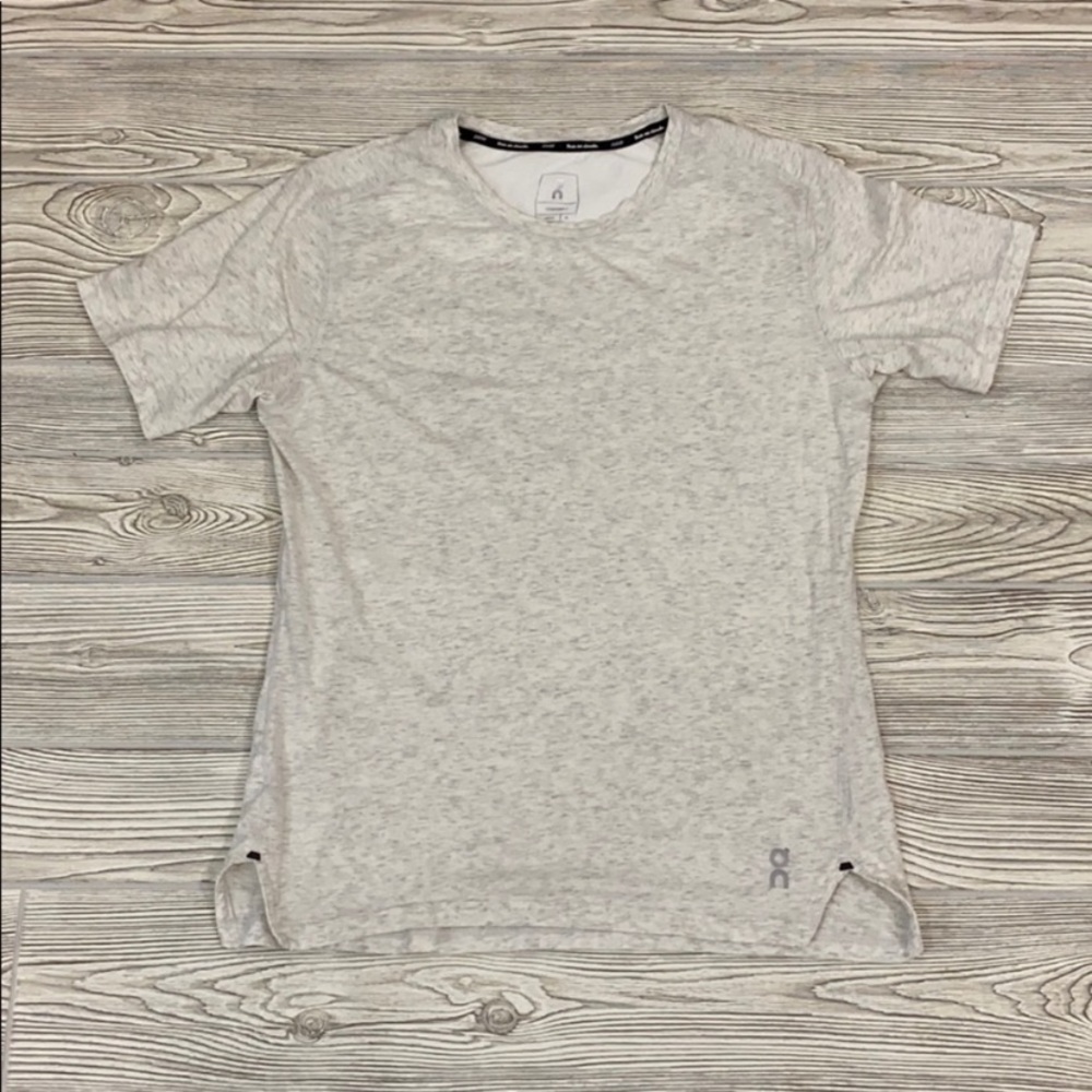 On Running Cloud Shirt